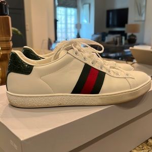Gucci Womens Ace sneakers